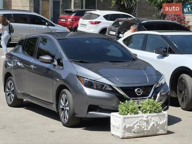 Серый Ниссан Лиф, объемом двигателя 0 л и пробегом 72 тыс. км за 16700 $, фото 1 на Automoto.ua