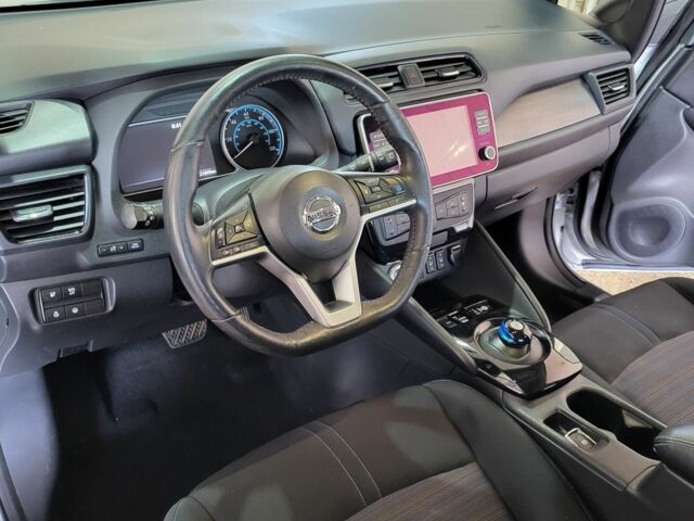 Серый Ниссан Лиф, объемом двигателя 0 л и пробегом 27 тыс. км за 15500 $, фото 10 на Automoto.ua