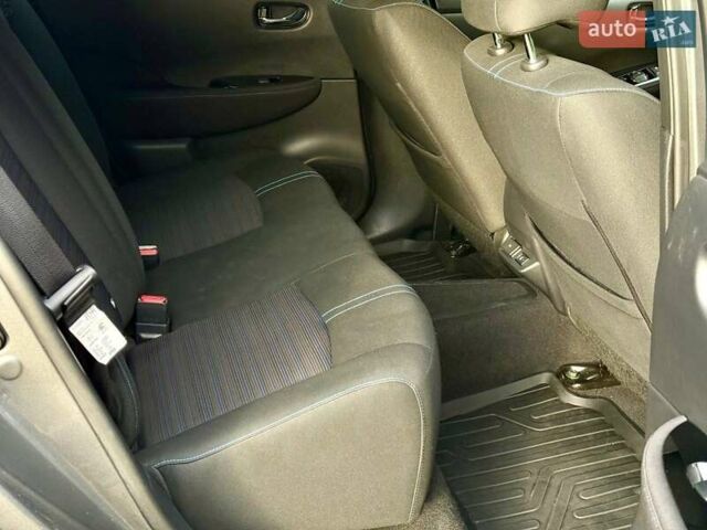 Серый Ниссан Лиф, объемом двигателя 0 л и пробегом 47 тыс. км за 15200 $, фото 23 на Automoto.ua