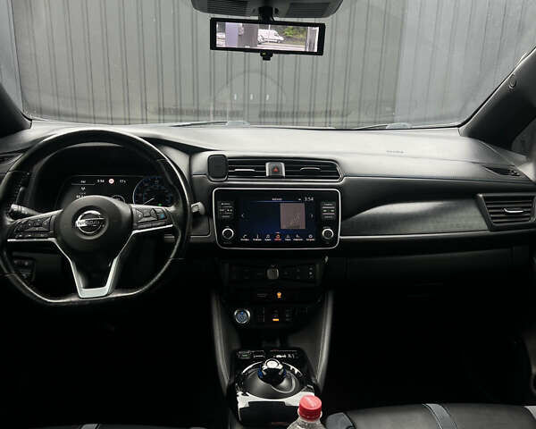 Серый Ниссан Лиф, объемом двигателя 0 л и пробегом 24 тыс. км за 14300 $, фото 1 на Automoto.ua