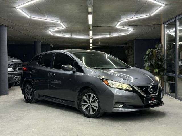 Серый Ниссан Лиф, объемом двигателя 0 л и пробегом 56 тыс. км за 13500 $, фото 2 на Automoto.ua