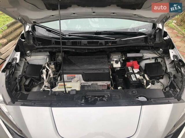 Сірий Ніссан Ліф, об'ємом двигуна 0 л та пробігом 64 тис. км за 18000 $, фото 6 на Automoto.ua