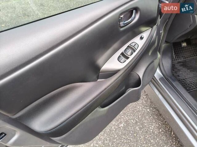 Серый Ниссан Лиф, объемом двигателя 0 л и пробегом 30 тыс. км за 12700 $, фото 23 на Automoto.ua