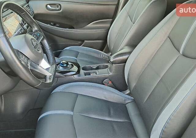 Сірий Ніссан Ліф, об'ємом двигуна 0 л та пробігом 102 тис. км за 15700 $, фото 13 на Automoto.ua