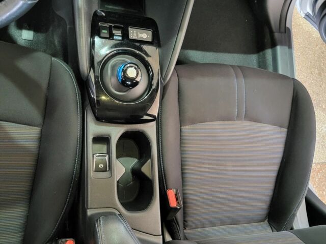 Серый Ниссан Лиф, объемом двигателя 0 л и пробегом 27 тыс. км за 15500 $, фото 9 на Automoto.ua