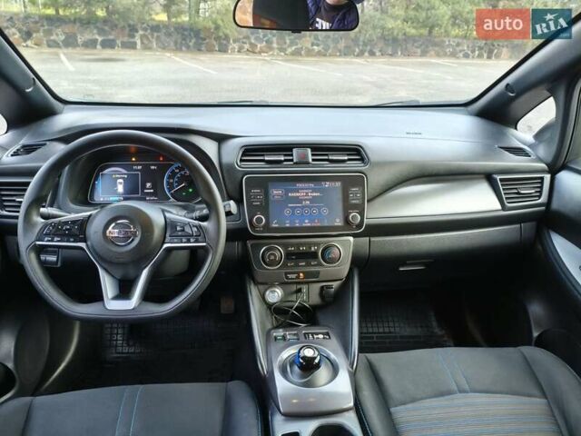 Серый Ниссан Лиф, объемом двигателя 0 л и пробегом 30 тыс. км за 12700 $, фото 35 на Automoto.ua
