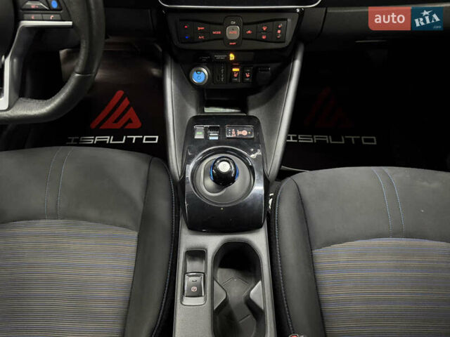 Сірий Ніссан Ліф, об'ємом двигуна 0 л та пробігом 56 тис. км за 13500 $, фото 25 на Automoto.ua