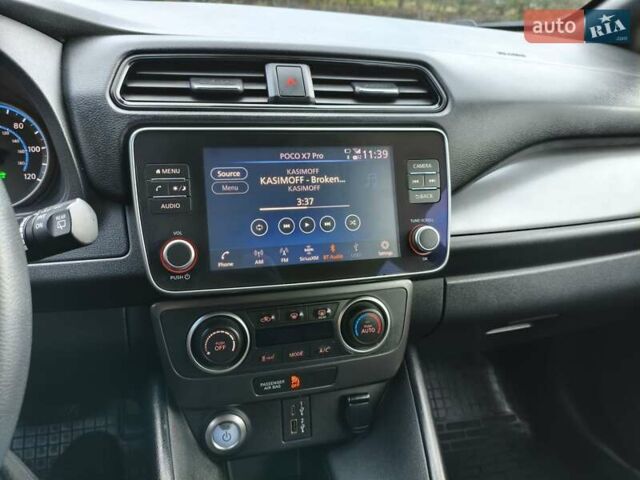 Серый Ниссан Лиф, объемом двигателя 0 л и пробегом 30 тыс. км за 12700 $, фото 38 на Automoto.ua