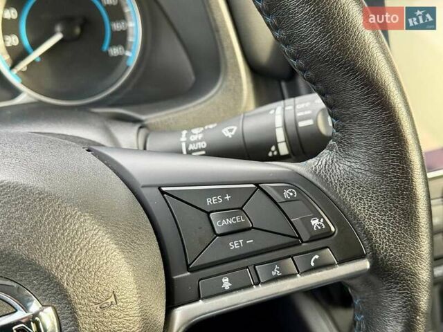 Серый Ниссан Лиф, объемом двигателя 0 л и пробегом 47 тыс. км за 15200 $, фото 31 на Automoto.ua