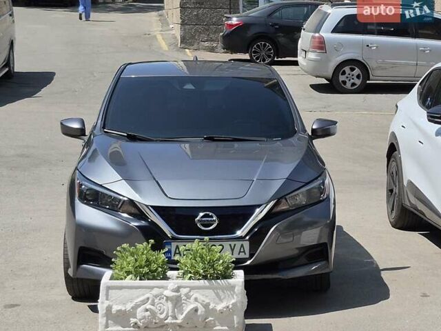 Серый Ниссан Лиф, объемом двигателя 0 л и пробегом 72 тыс. км за 16700 $, фото 2 на Automoto.ua