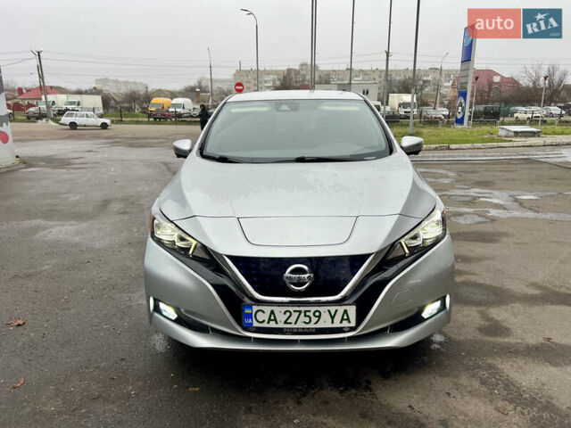 Серый Ниссан Лиф, объемом двигателя 0 л и пробегом 70 тыс. км за 17800 $, фото 3 на Automoto.ua