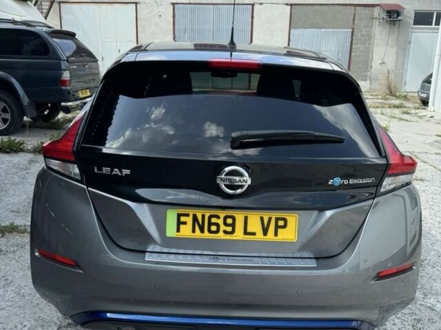 Серый Ниссан Лиф, объемом двигателя 0 л и пробегом 58 тыс. км за 7100 $, фото 3 на Automoto.ua