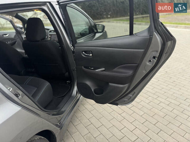 Сірий Ніссан Ліф, об'ємом двигуна 0 л та пробігом 57 тис. км за 14800 $, фото 8 на Automoto.ua