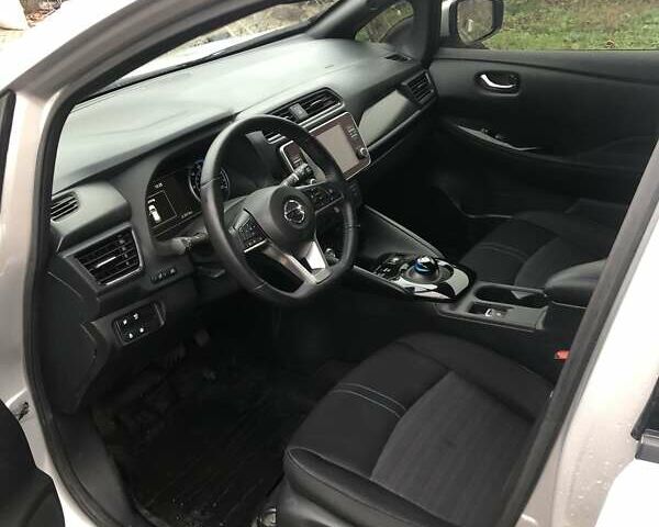 Сірий Ніссан Ліф, об'ємом двигуна 0 л та пробігом 64 тис. км за 18000 $, фото 5 на Automoto.ua