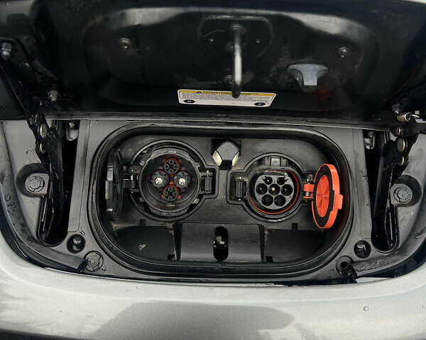 Серый Ниссан Лиф, объемом двигателя 0 л и пробегом 24 тыс. км за 14300 $, фото 11 на Automoto.ua