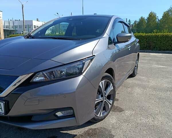 Серый Ниссан Лиф, объемом двигателя 0 л и пробегом 63 тыс. км за 15200 $, фото 6 на Automoto.ua