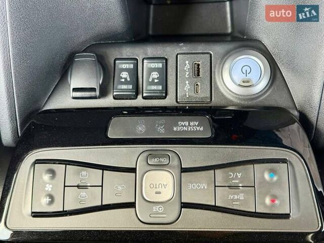 Серый Ниссан Лиф, объемом двигателя 0 л и пробегом 47 тыс. км за 15200 $, фото 28 на Automoto.ua