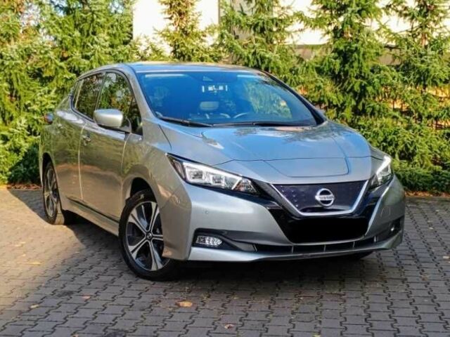 Серый Ниссан Лиф, объемом двигателя 0 л и пробегом 49 тыс. км за 13900 $, фото 1 на Automoto.ua