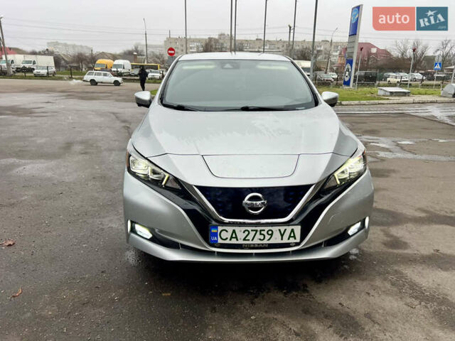 Серый Ниссан Лиф, объемом двигателя 0 л и пробегом 70 тыс. км за 17800 $, фото 4 на Automoto.ua