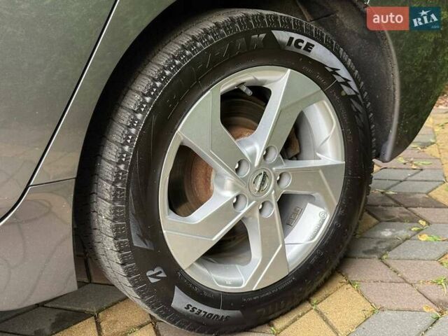 Серый Ниссан Лиф, объемом двигателя 0 л и пробегом 47 тыс. км за 15200 $, фото 7 на Automoto.ua