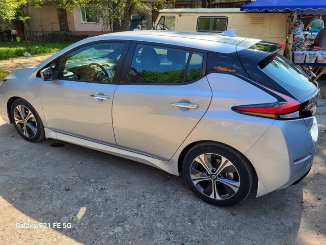 Серый Ниссан Лиф, объемом двигателя 0 л и пробегом 27 тыс. км за 15500 $, фото 6 на Automoto.ua