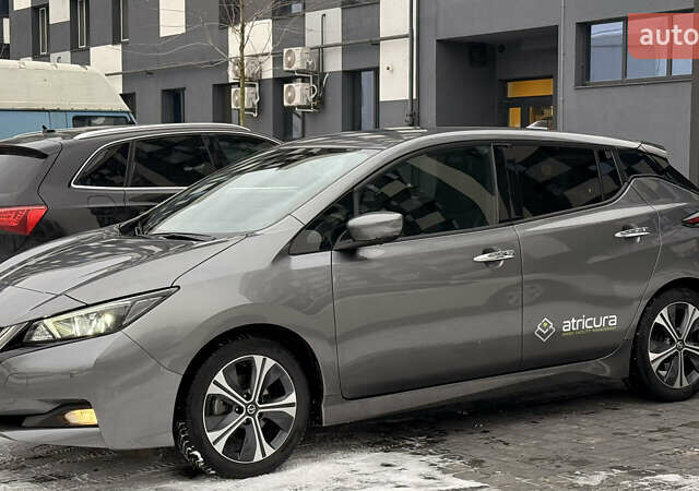 Серый Ниссан Лиф, объемом двигателя 0 л и пробегом 74 тыс. км за 15450 $, фото 2 на Automoto.ua