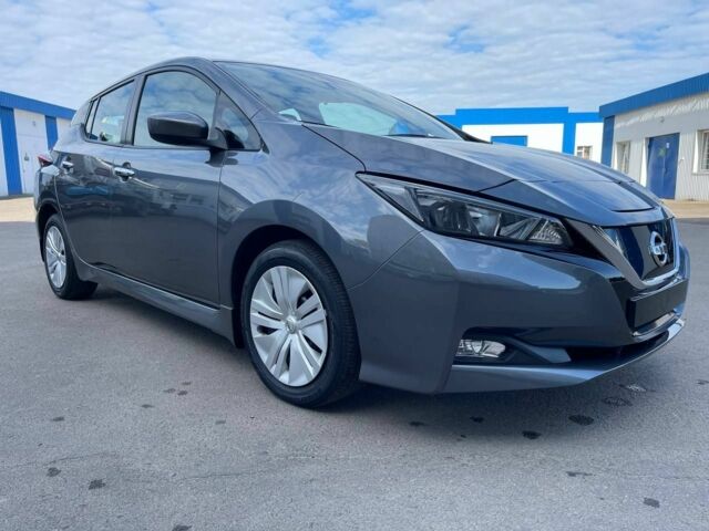 Серый Ниссан Лиф, объемом двигателя 0 л и пробегом 17 тыс. км за 16999 $, фото 4 на Automoto.ua