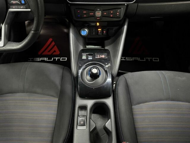 Серый Ниссан Лиф, объемом двигателя 0 л и пробегом 56 тыс. км за 13500 $, фото 20 на Automoto.ua