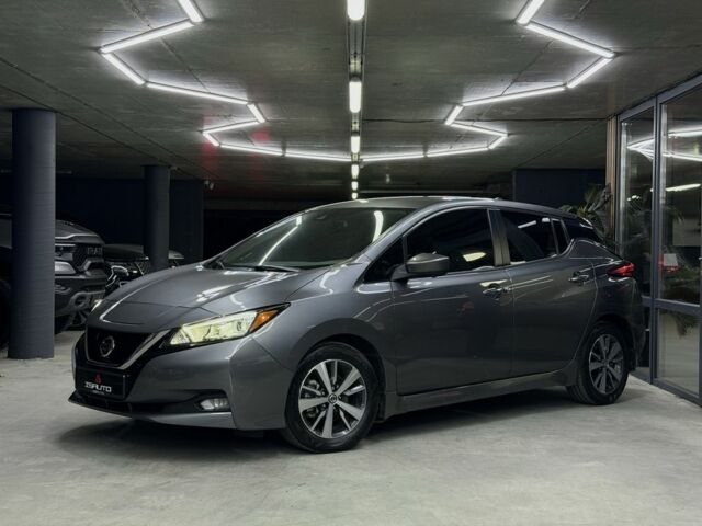 Серый Ниссан Лиф, объемом двигателя 0 л и пробегом 56 тыс. км за 13500 $, фото 6 на Automoto.ua