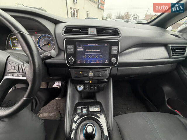 Серый Ниссан Лиф, объемом двигателя 0 л и пробегом 99 тыс. км за 12900 $, фото 13 на Automoto.ua