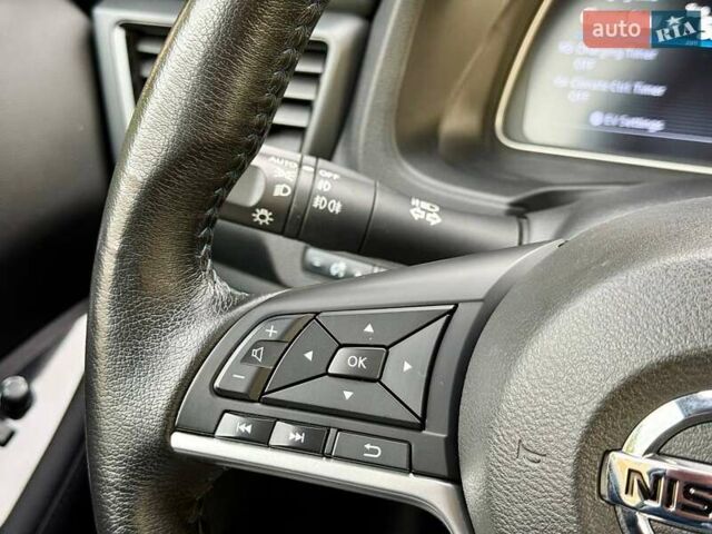 Серый Ниссан Лиф, объемом двигателя 0 л и пробегом 47 тыс. км за 15200 $, фото 30 на Automoto.ua