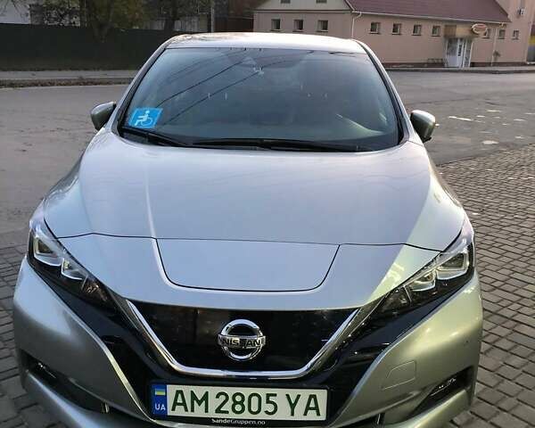 Сірий Ніссан Ліф, об'ємом двигуна 0 л та пробігом 126 тис. км за 16500 $, фото 1 на Automoto.ua