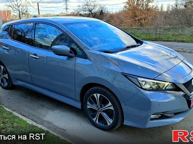 Сірий Ніссан Ліф, об'ємом двигуна 0.16 л та пробігом 102 тис. км за 15700 $, фото 1 на Automoto.ua