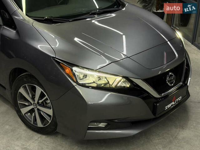 Сірий Ніссан Ліф, об'ємом двигуна 0 л та пробігом 56 тис. км за 13500 $, фото 2 на Automoto.ua