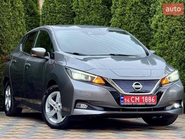 Серый Ниссан Лиф, объемом двигателя 0 л и пробегом 47 тыс. км за 15200 $, фото 1 на Automoto.ua