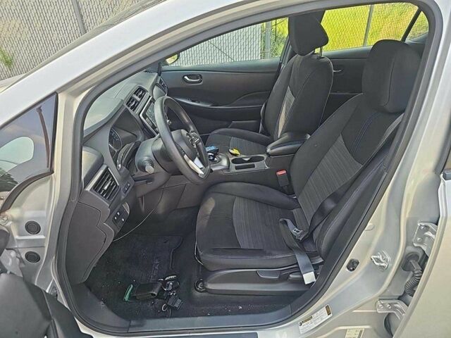 Сірий Ніссан Ліф, об'ємом двигуна 0 л та пробігом 86 тис. км за 7000 $, фото 1 на Automoto.ua