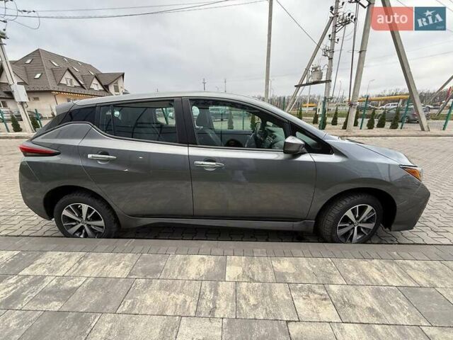 Серый Ниссан Лиф, объемом двигателя 0 л и пробегом 54 тыс. км за 15900 $, фото 3 на Automoto.ua