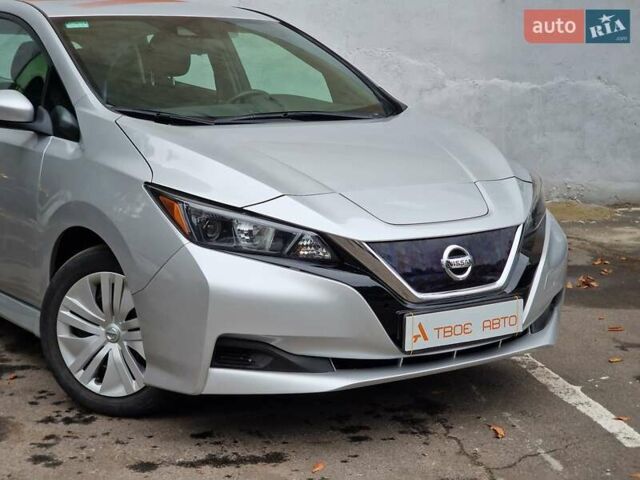 Серый Ниссан Лиф, объемом двигателя 0 л и пробегом 26 тыс. км за 14990 $, фото 17 на Automoto.ua