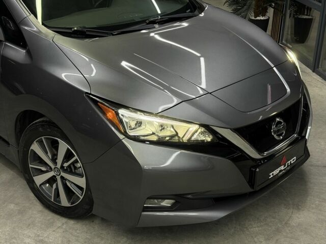 Серый Ниссан Лиф, объемом двигателя 0 л и пробегом 56 тыс. км за 13500 $, фото 1 на Automoto.ua