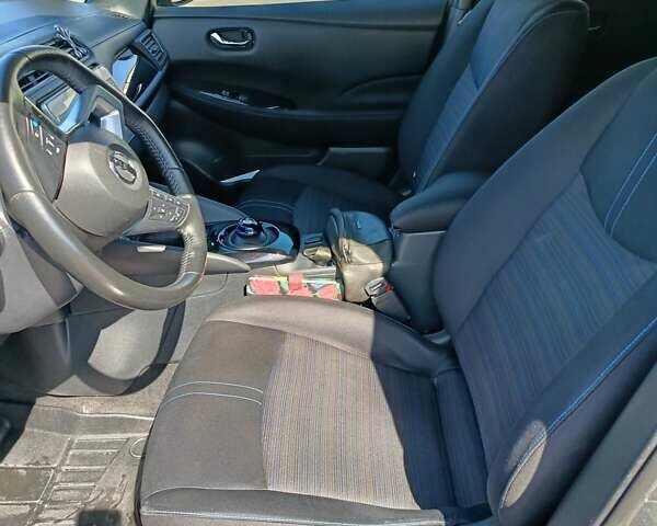 Серый Ниссан Лиф, объемом двигателя 0 л и пробегом 63 тыс. км за 15200 $, фото 14 на Automoto.ua