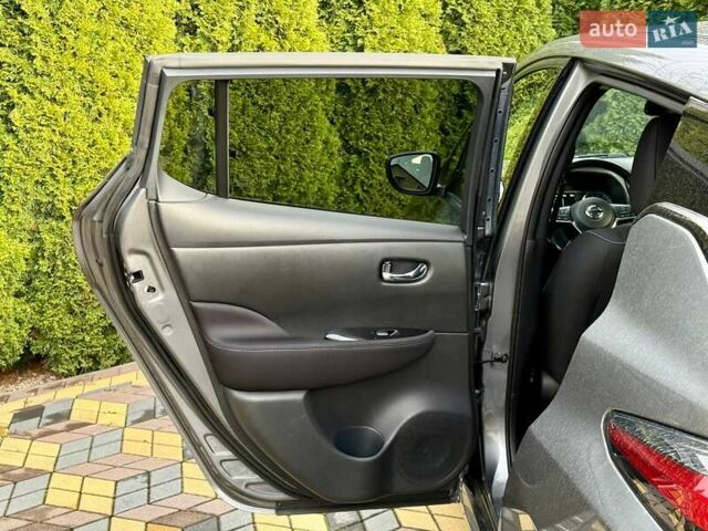Серый Ниссан Лиф, объемом двигателя 0 л и пробегом 47 тыс. км за 15200 $, фото 20 на Automoto.ua