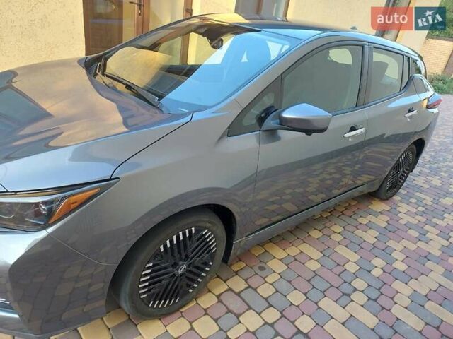 Серый Ниссан Лиф, объемом двигателя 0 л и пробегом 39 тыс. км за 14950 $, фото 3 на Automoto.ua