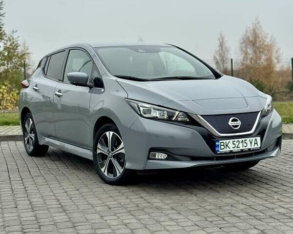 Серый Ниссан Лиф, объемом двигателя 0 л и пробегом 28 тыс. км за 19300 $, фото 1 на Automoto.ua