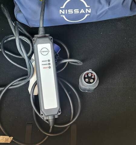 Серый Ниссан Лиф, объемом двигателя 0 л и пробегом 25 тыс. км за 24000 $, фото 18 на Automoto.ua