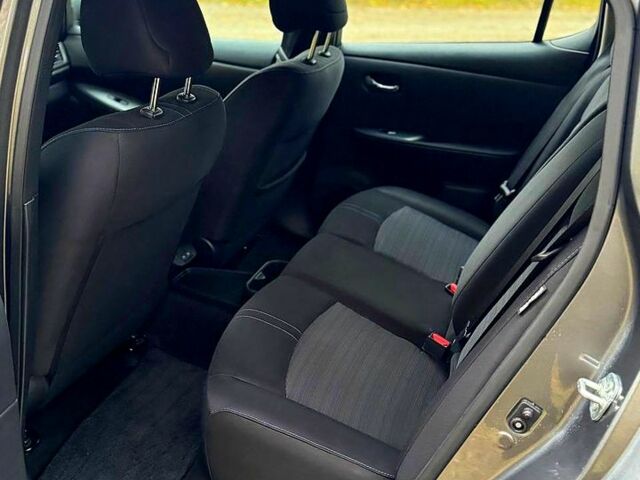 Серый Ниссан Лиф, объемом двигателя 0 л и пробегом 200 тыс. км за 16000 $, фото 7 на Automoto.ua