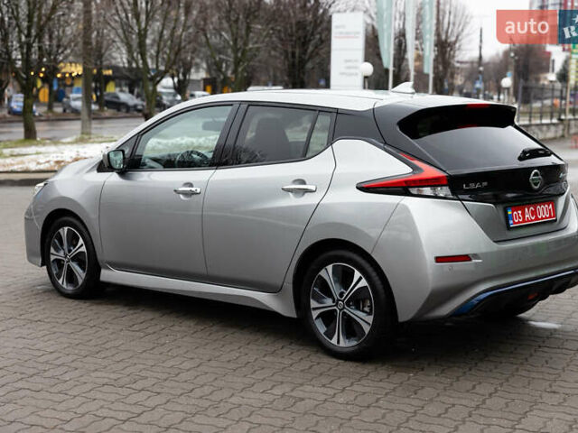 Серый Ниссан Лиф, объемом двигателя 0 л и пробегом 26 тыс. км за 15850 $, фото 10 на Automoto.ua