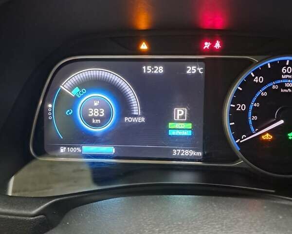 Серый Ниссан Лиф, объемом двигателя 0 л и пробегом 39 тыс. км за 14950 $, фото 17 на Automoto.ua