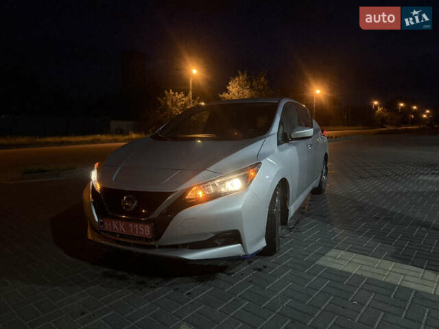 Сірий Ніссан Ліф, об'ємом двигуна 0 л та пробігом 66 тис. км за 16999 $, фото 17 на Automoto.ua