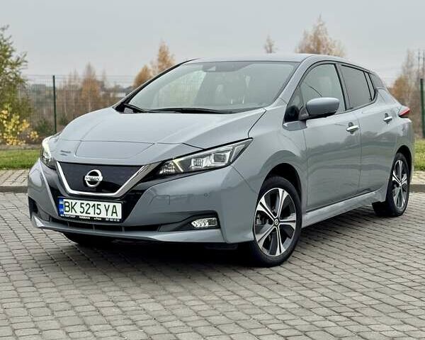 Серый Ниссан Лиф, объемом двигателя 0 л и пробегом 28 тыс. км за 19300 $, фото 2 на Automoto.ua