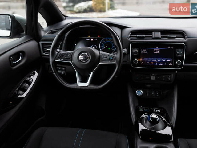 Серый Ниссан Лиф, объемом двигателя 0 л и пробегом 26 тыс. км за 15850 $, фото 18 на Automoto.ua